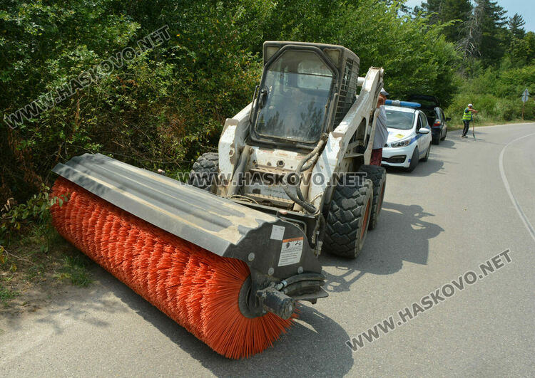 БМВ и бобкат катастрофираха в „Кенана“ край ремонт