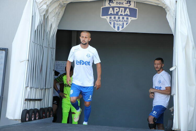 Джунейт Али