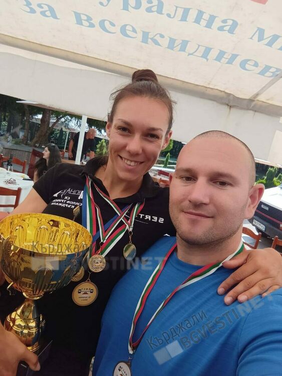 Клуб „Юнак”от Кърджали обра медалите на републиканското първенство по силов трибой