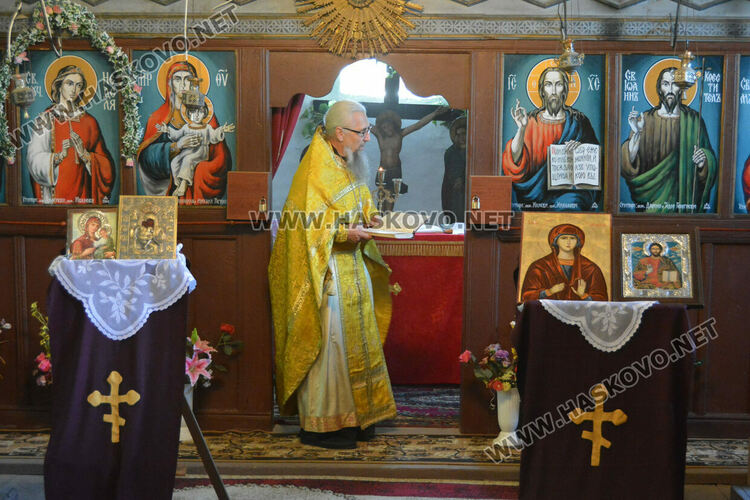 Отец Златко отпразнува 33 години от ръкополагането си в храма „Света Неделя“ в с.Мандра