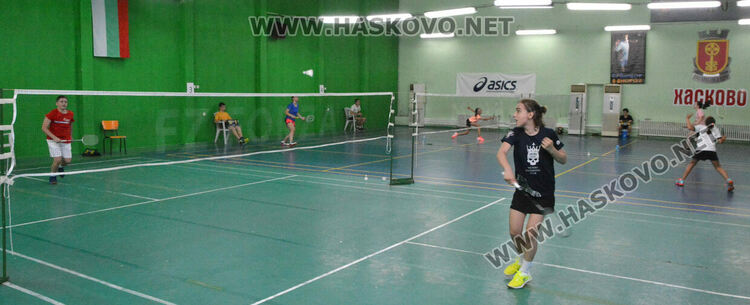 Силен международен турнир по бадминтон започна в Хасково