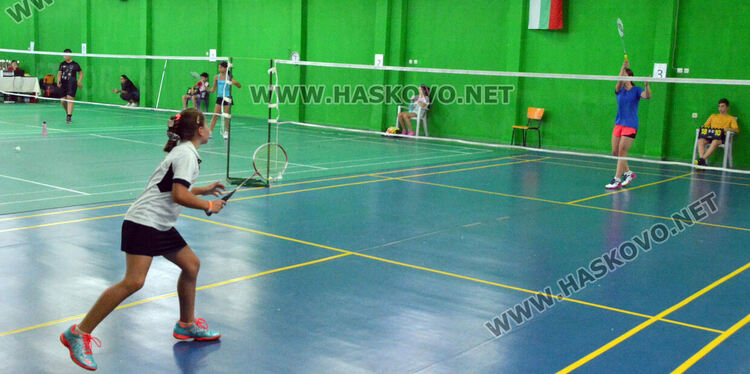Силен международен турнир по бадминтон започна в Хасково