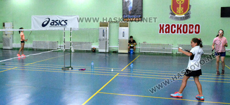 Силен международен турнир по бадминтон започна в Хасково