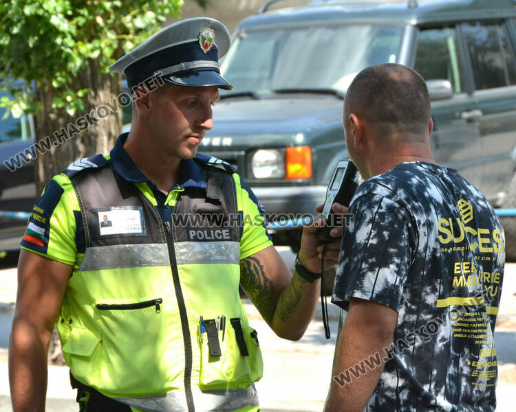Задържаха водач с 3 вида дрога, стартира спецакция в Хасковско