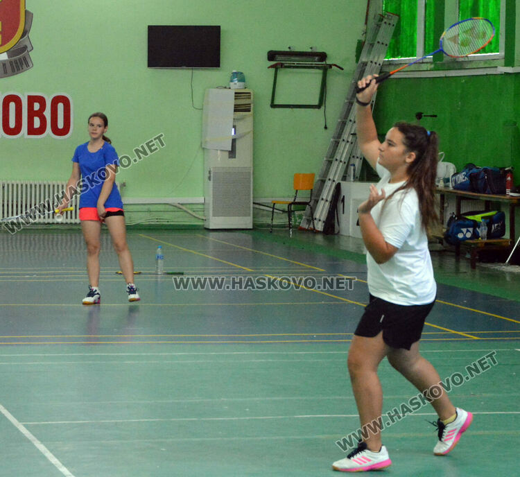 Силен международен турнир по бадминтон започна в Хасково