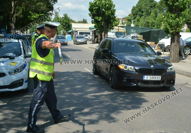Задържаха водач с 3 вида дрога, стартира спецакция в Хасковско