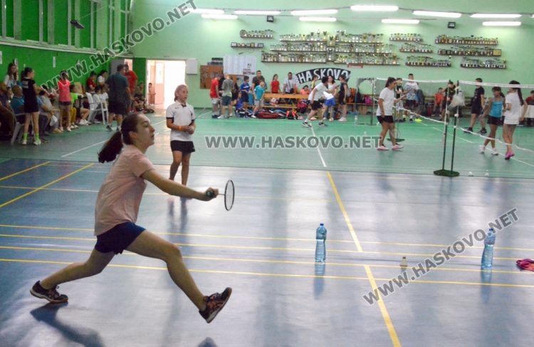 Силен международен турнир по бадминтон започна в Хасково