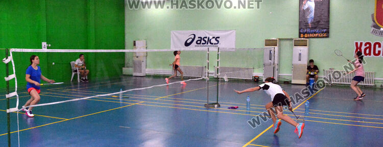 Силен международен турнир по бадминтон започна в Хасково