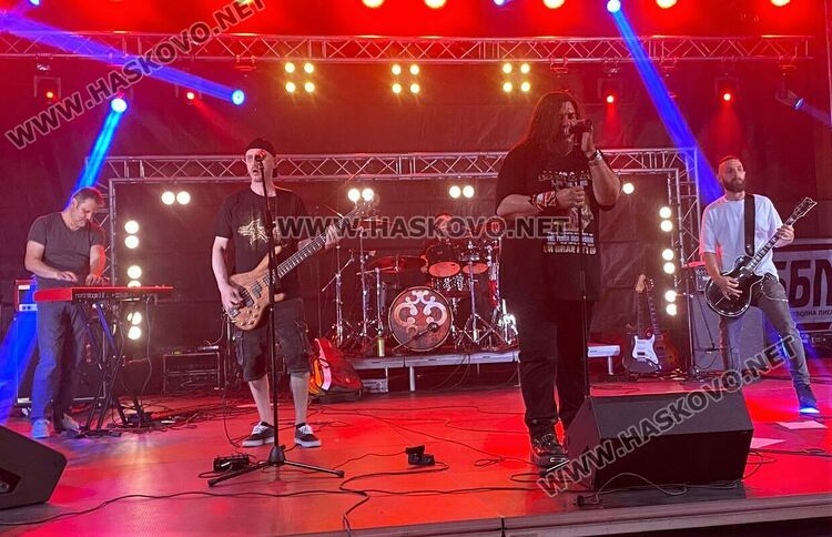 Млади таланти от Хасково получиха музикални инструменти от кампанията  „Подари мечта“