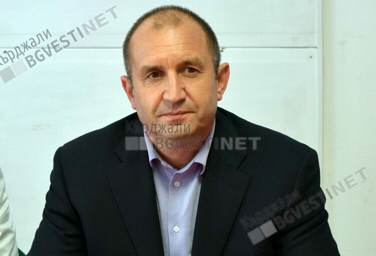 Румен Радев