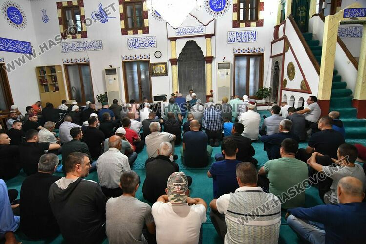 Хасковските мюсюлмани с първа молитва за Курбан Байрам