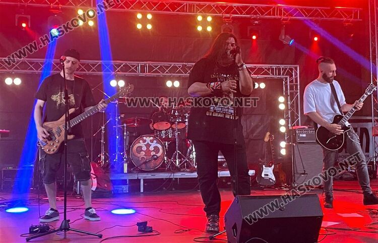 Млади таланти от Хасково получиха музикални инструменти от кампанията  „Подари мечта“