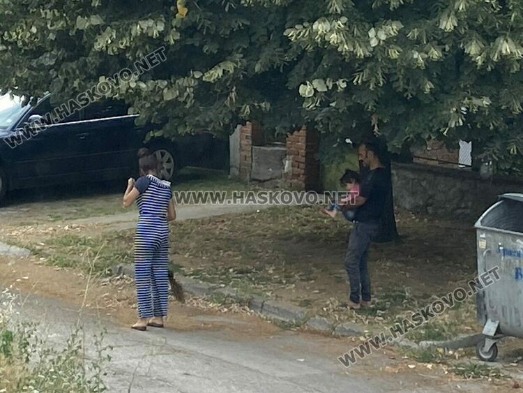 Читател: Метат липа от улица в Хасково