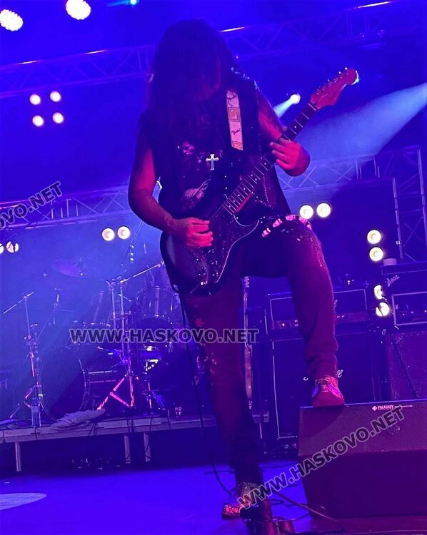 Рок взрив в зала „Дружба“