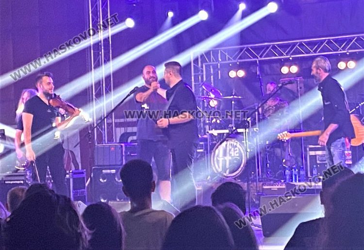 Рок взрив в зала „Дружба“