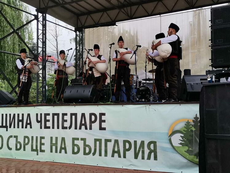 Рев на мотори "Харли Дейвидсън" огласи Чепеларе /галерия/