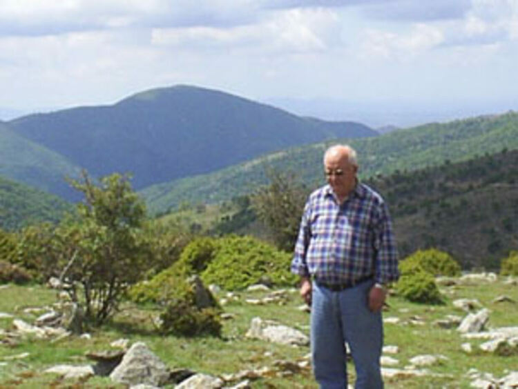 Никала Инджов пред Манастир