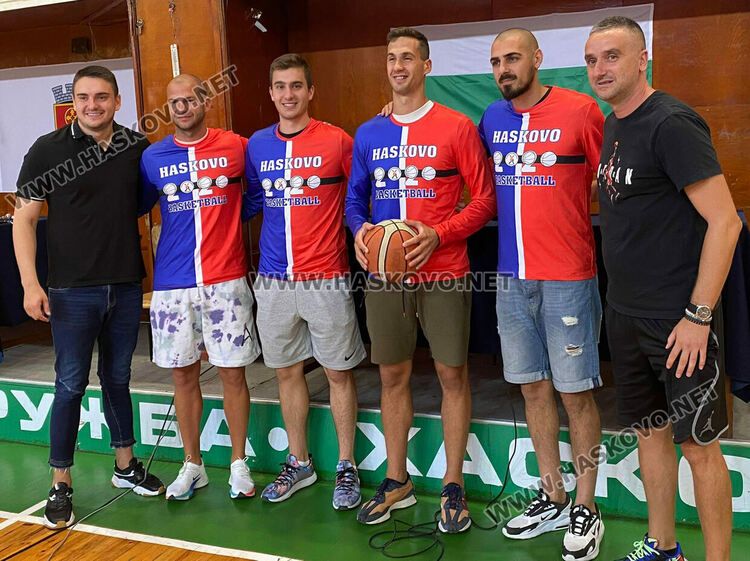 Баскетболният тим на Хасково влиза в А група с нови попълнения и амбиция да вдигне купата