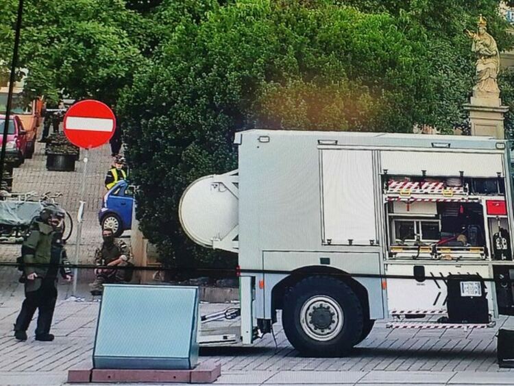 Мощно взривно устройство в центъра на Варшава, има арестуван