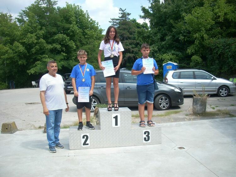 Поредни отличия на участниците от клуба по корабомоделизъм към ОП "Детски и младежки център"