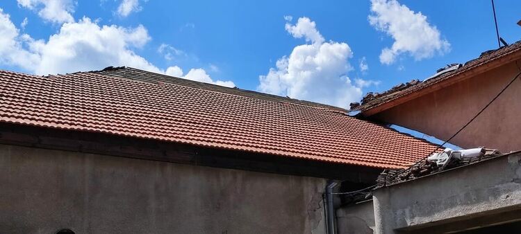 Голяма част от покрива на Регионалния исторически музей в Перник вече е обновена