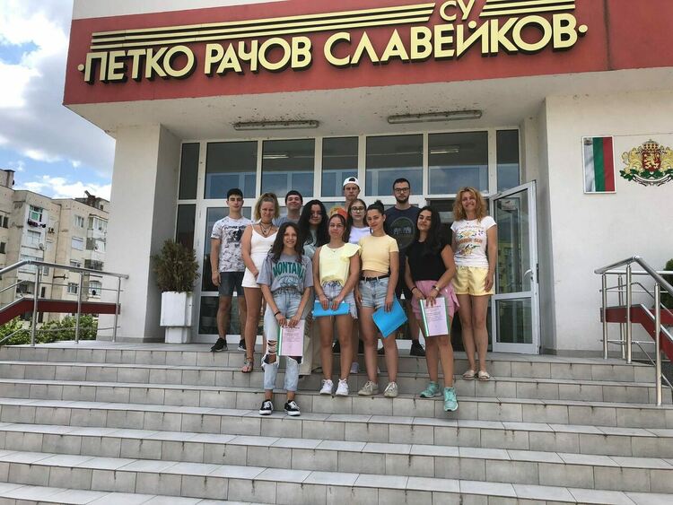 Славейковци и "Родопея Балканика" заедно в два проекта по програма "Еразъм плюс"