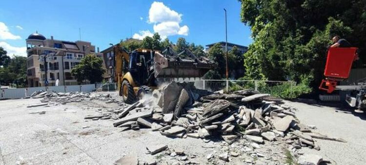 Започна ремонта на пешеходния мост над река Струма при ул. „Райко Даскалов“ и ул. „Струма“