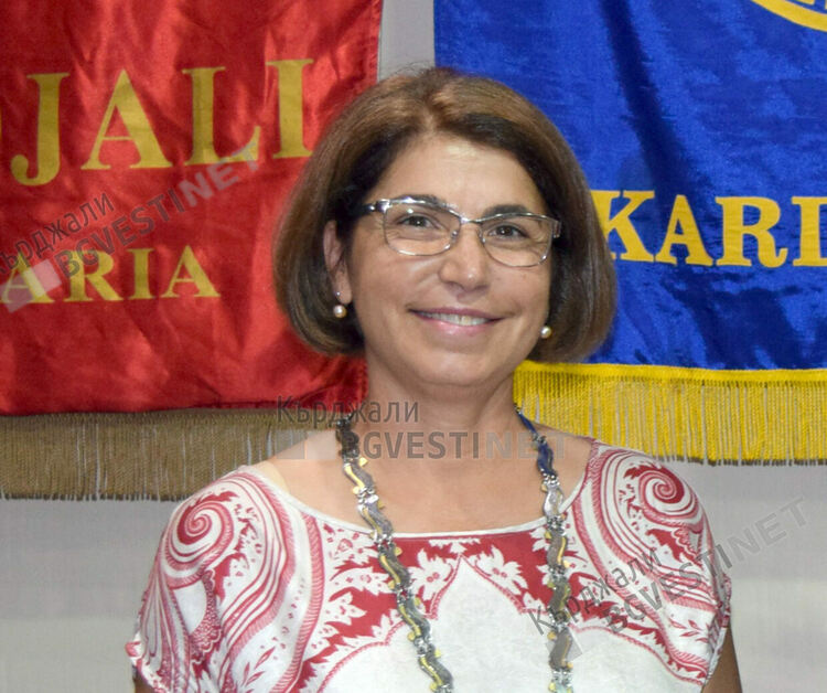 Бахар Палова