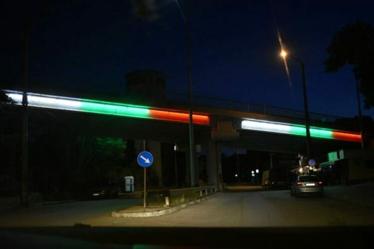 Цветовете на българския трибагреник ще огряват всяка вечер надлез „Иван Вазов“