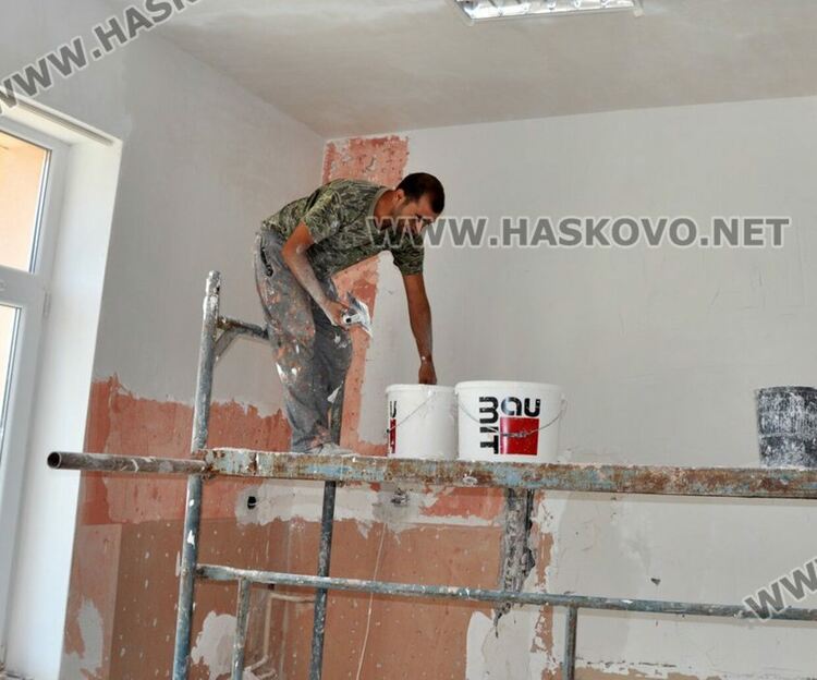 Ремонтират се общински сгради в града и селата на Хасково