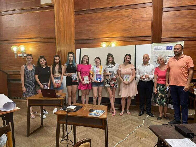 Славейковци на финална конференция по международен проект