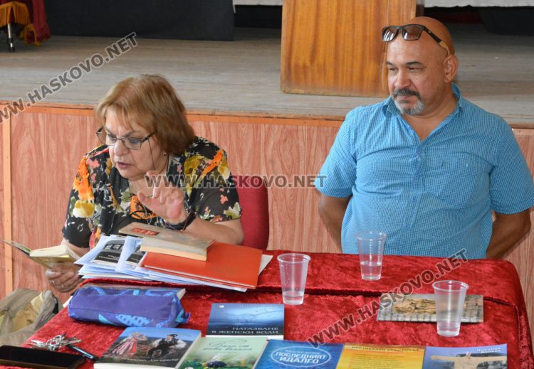 Утвърдени творци споделиха опит с пишещите студенти в читалището във Въгларово