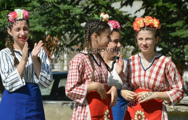 Фолклорни състави от Южна България се събраха в Орлово за „Орловски напеви“