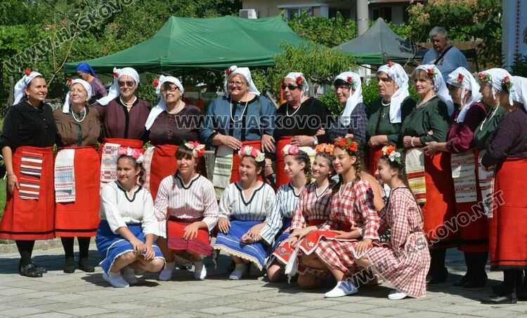 Фолклорни състави от Южна България се събраха в Орлово за „Орловски напеви“