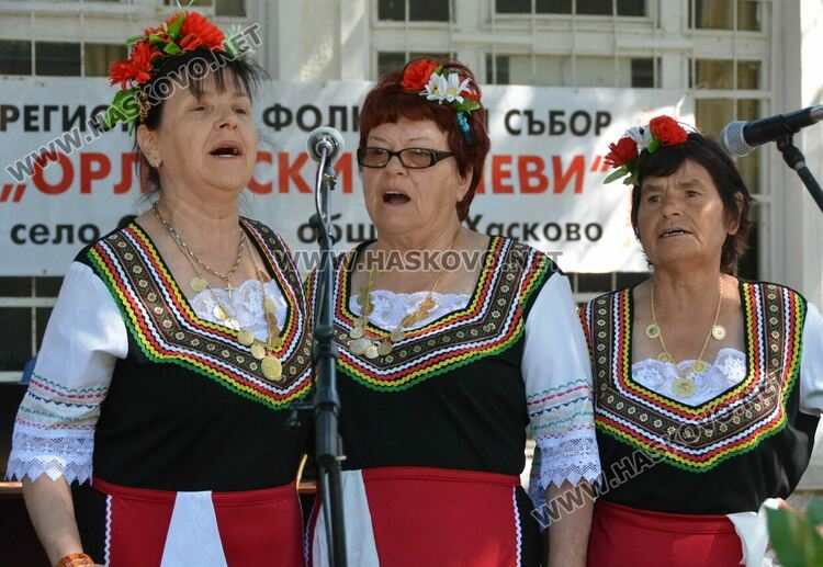 Фолклорни състави от Южна България се събраха в Орлово за „Орловски напеви“