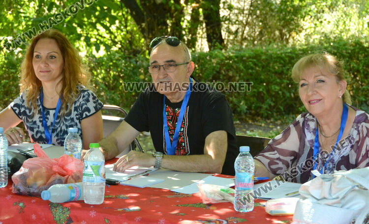 Фолклорни състави от Южна България се събраха в Орлово за „Орловски напеви“