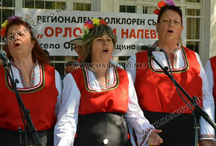 Фолклорни състави от Южна България се събраха в Орлово за „Орловски напеви“