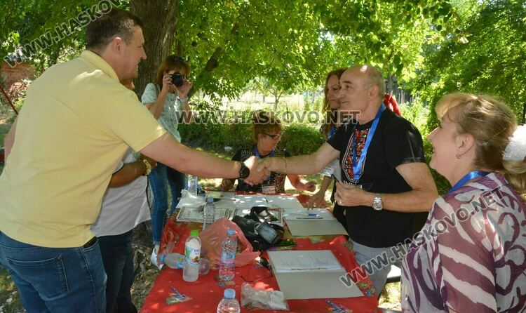 Фолклорни състави от Южна България се събраха в Орлово за „Орловски напеви“