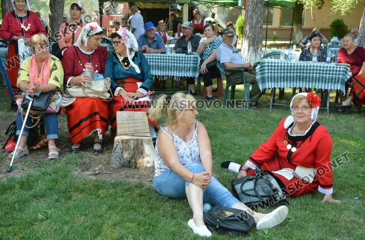 Фолклорни състави от Южна България се събраха в Орлово за „Орловски напеви“
