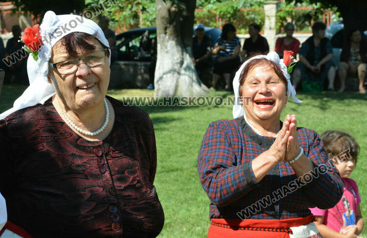 Фолклорни състави от Южна България се събраха в Орлово за „Орловски напеви“