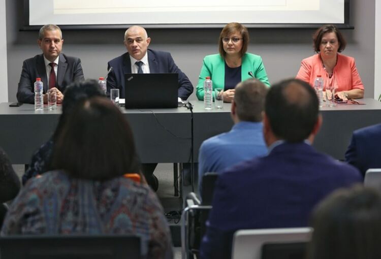 Отново ще поставим на първо място социалния елемент при преговорите за съставяне на правителство, каза Корнелия Нинова