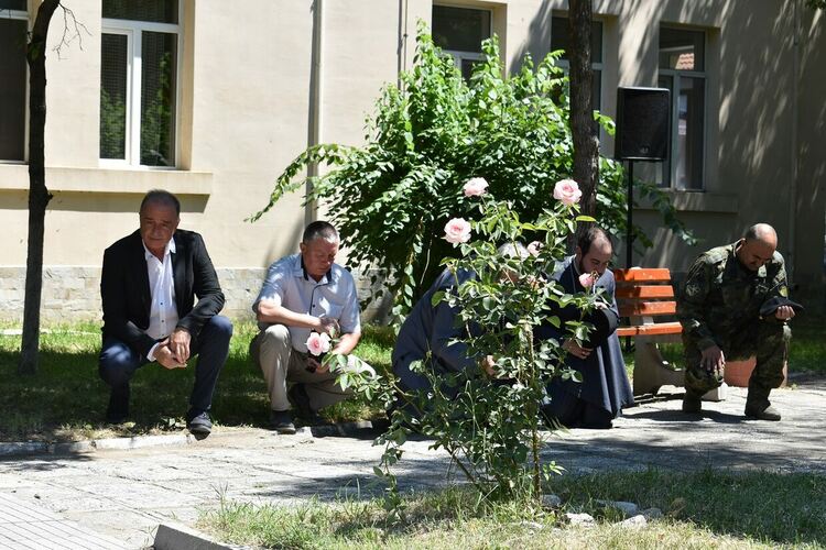 185 години от рождението на Васил Левски : Име знаме, име титла