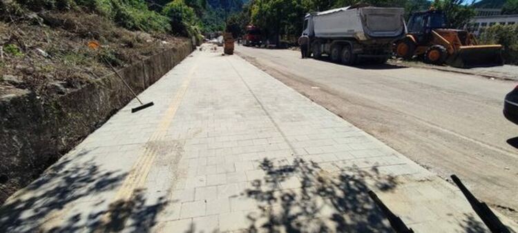 Вече седмица продължава работата по обновяването на ул. „Отей Паисий“