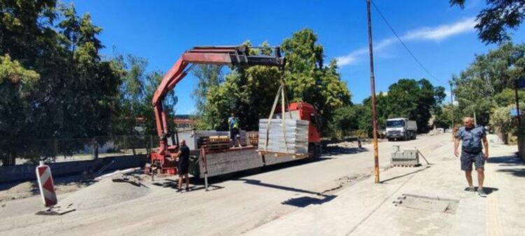 Вече седмица продължава работата по обновяването на ул. „Отей Паисий“