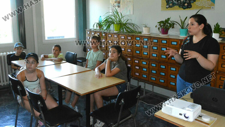 Архитектурата на Хасково през първата половина на 20-ти век представиха в библиотеката