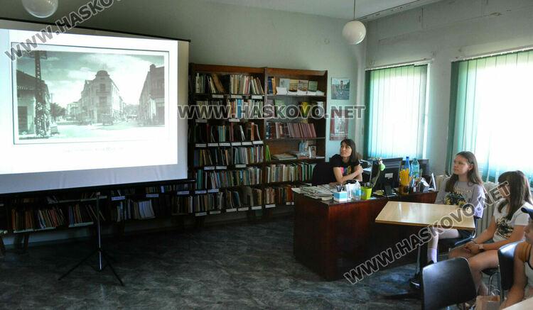 Архитектурата на Хасково през първата половина на 20-ти век представиха в библиотеката
