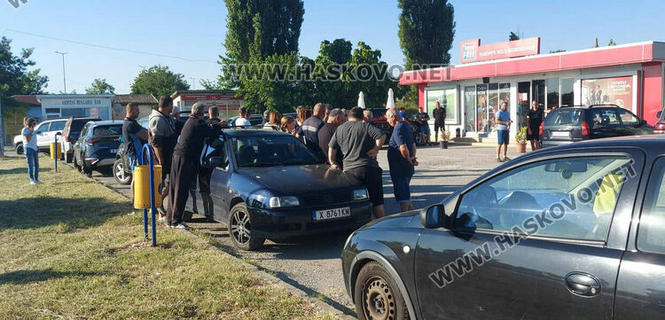 Земеделци от Хасковско блокираха българо-гръцката граница в знак на протест