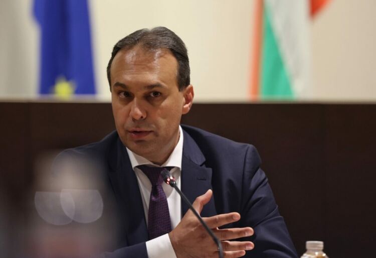 Министър Заков каза каква е офертата за вторите осем самолета F-16 Block 70