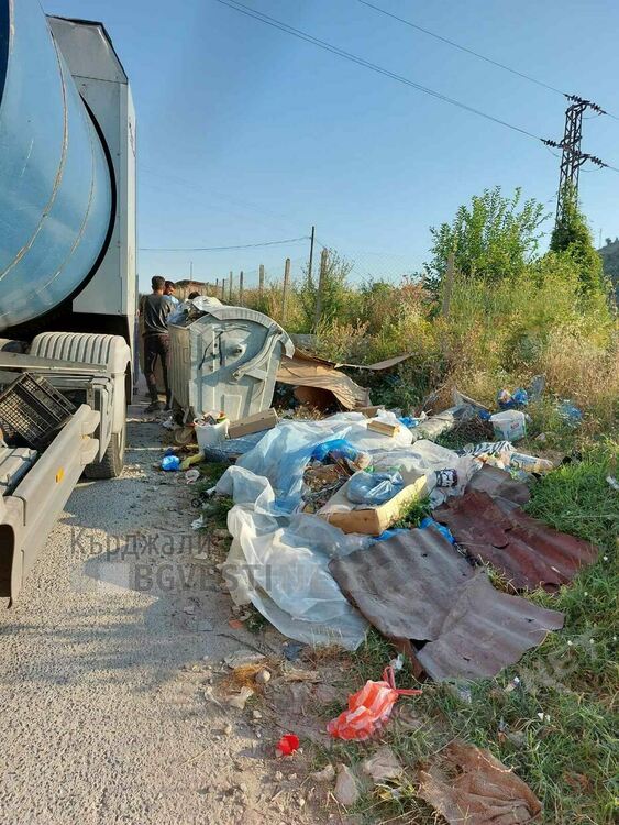 Започнаха летните ремонти в Кърджали, градът се превърна в сметище/снимки/