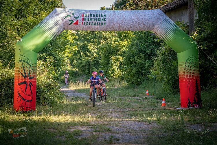 Злато и бронз за състезателите на “Компас” от държавното по колоориентиране